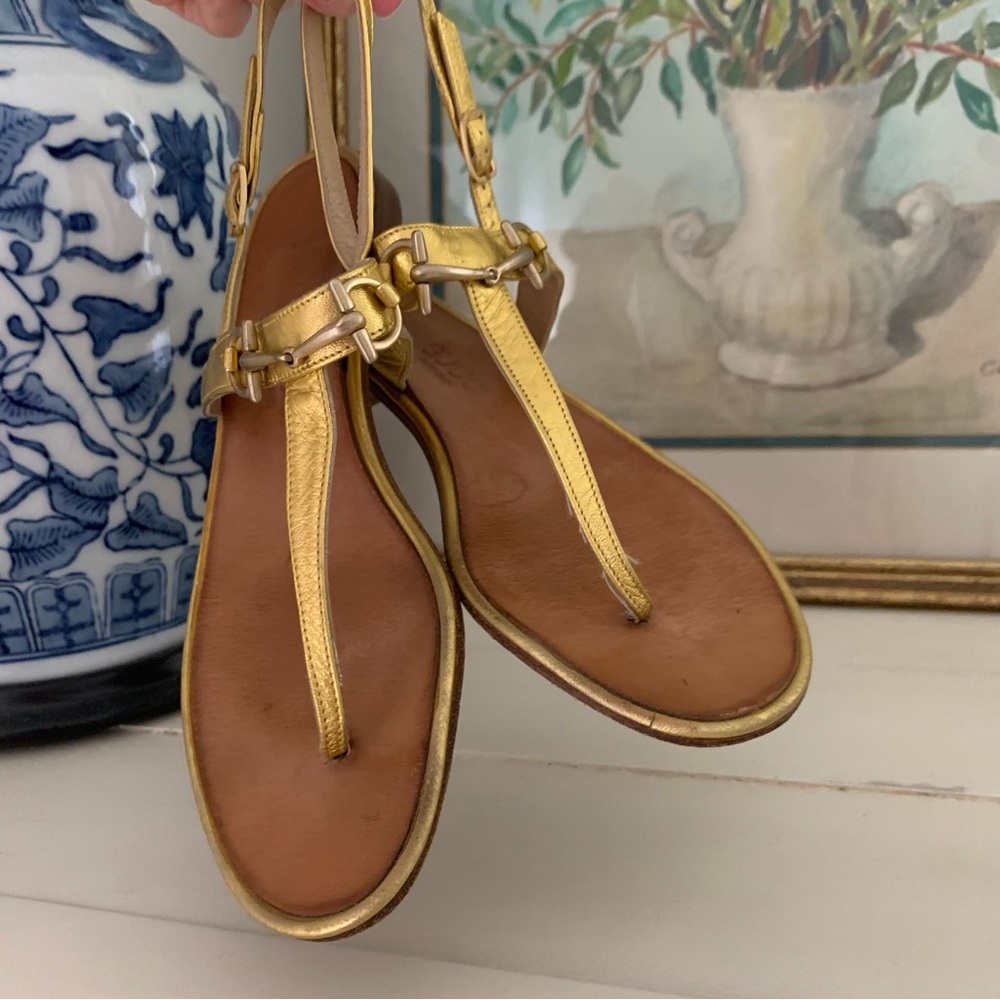 Gucci Horsebit Gold Metallic Flat Sandals - Picture 2 of 14